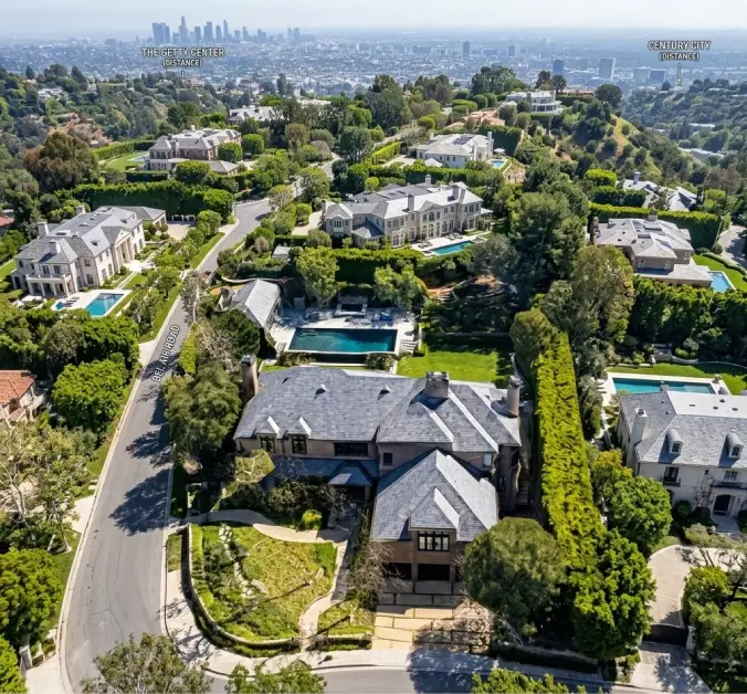 Image of , Celebrity Homes, on HomeImprovementGeek.