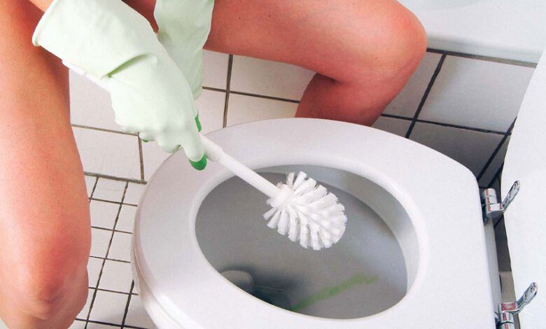 Getting Rid of Yellow Stains on Your Toilet Seat for Good