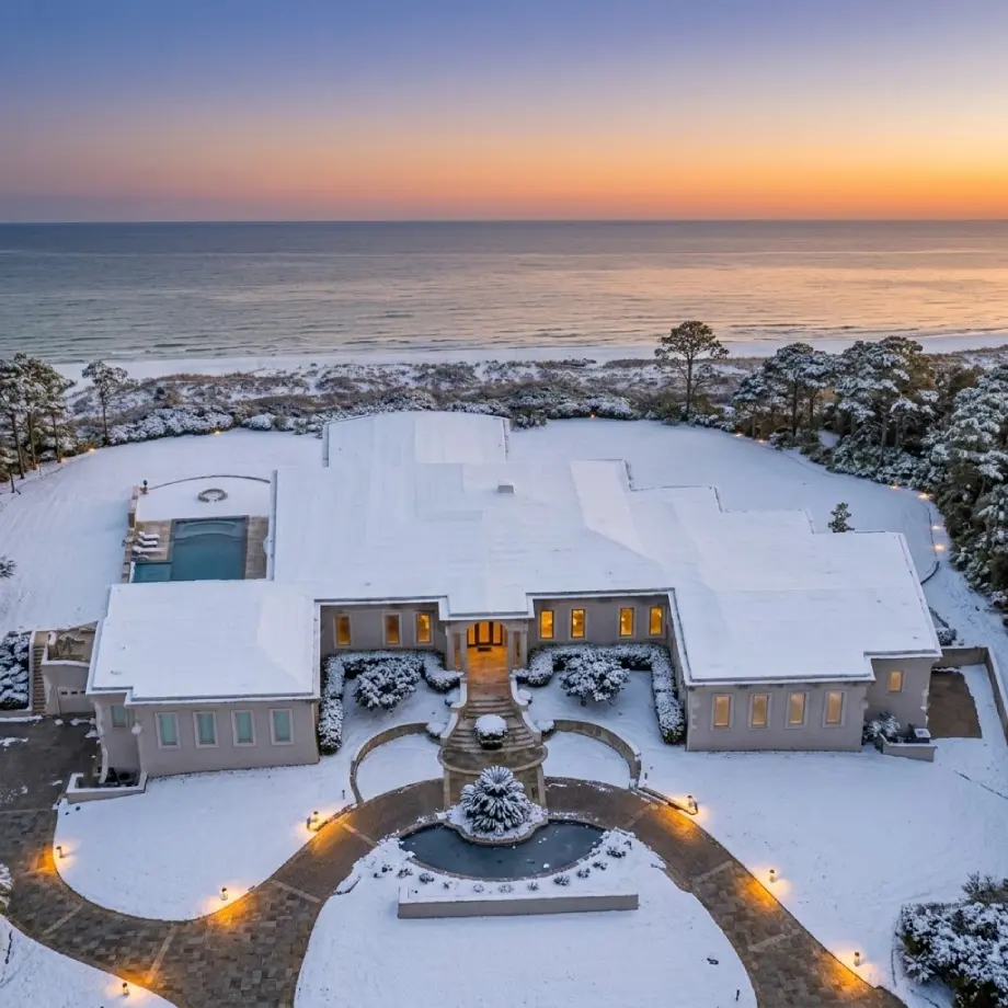 Jerry Jones House: Inside His Highland Park Estate in Dallas - Celebrity Homes | HomeImprovementGeek Jerry Jones' Florida vacation home on the Emerald Coast