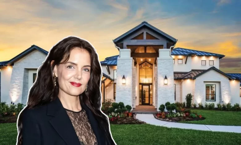 Katie Holmes House: Stunning NYC Penthouse & Ultimate Real Estate Evolution - Luxury Real Estate | HomeImprovementGeek Katie Holmes house - luxury NYC penthouse building on Upper West Side Manhattan where she lives