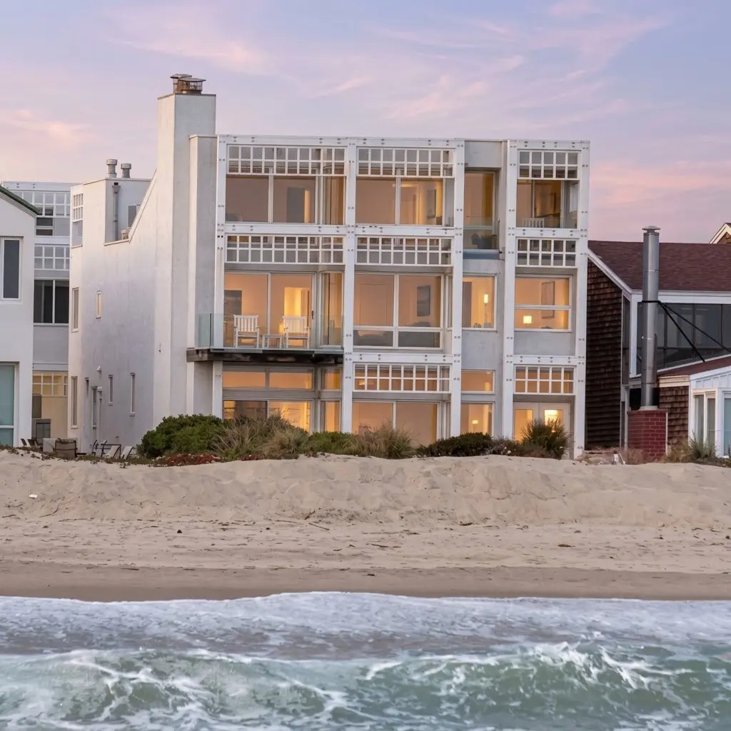 Image of , Celebrity Homes, on HomeImprovementGeek.