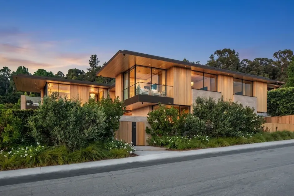 Image of , Celebrity Homes, on HomeImprovementGeek.