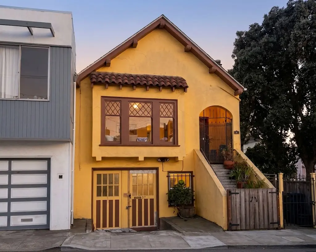 Image of , Celebrity Homes, on HomeImprovementGeek.