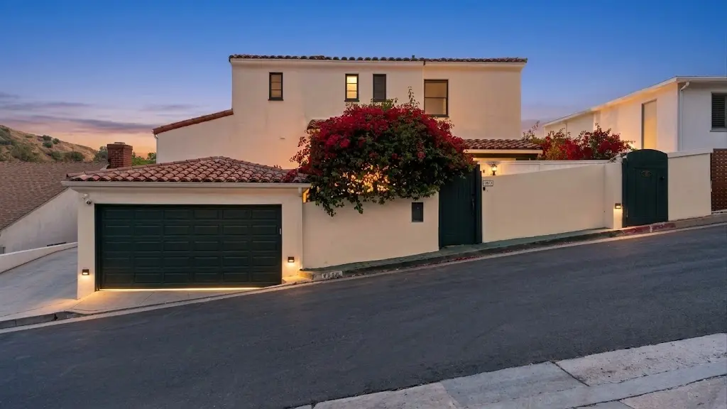 Image of , Celebrity Homes, on HomeImprovementGeek.