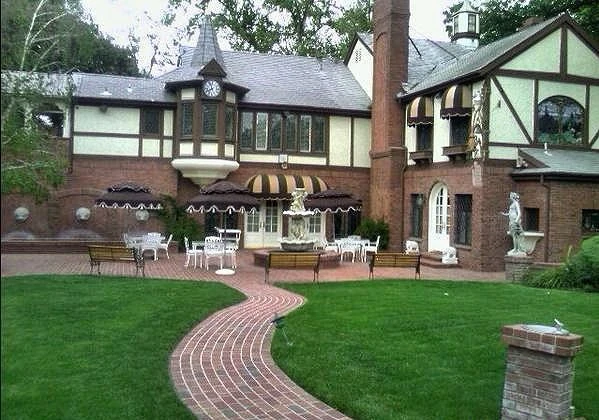 Michael Jackson House: Inside Neverland Ranch and Other Homes - Celebrity Homes | HomeImprovementGeek Hayvenhurst, the Jackson family home in Encino, California