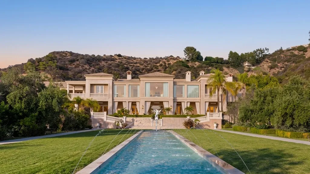 Kai Cenat House: His Atlanta Base, Mom's House and Mafiathon Mansions - Celebrity Homes | HomeImprovementGeek Image of , Celebrity Homes, on HomeImprovementGeek.